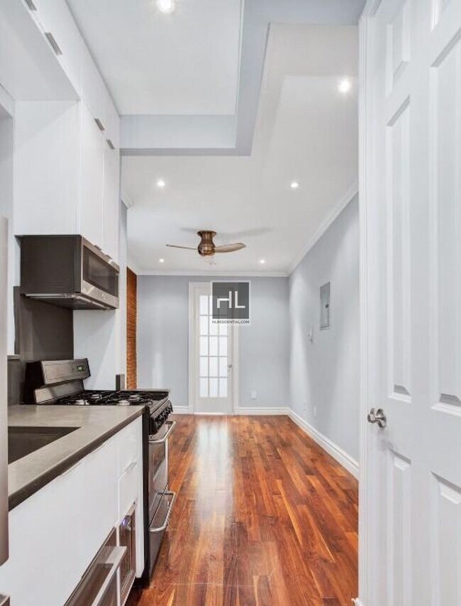 Barrow Street in New York, NY - Foto de edificio - Building Photo