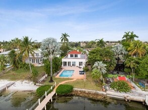 114 S Lake Dr in Lantana, FL - Building Photo - Building Photo