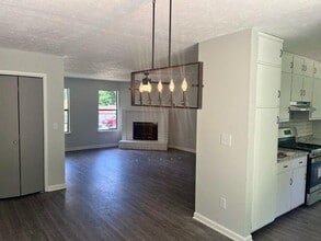8156 Sunnydale Ln in Jonesboro, GA - Building Photo - Building Photo