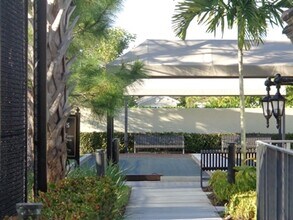 13711 Callisto Ave in Naples, FL - Building Photo - Building Photo