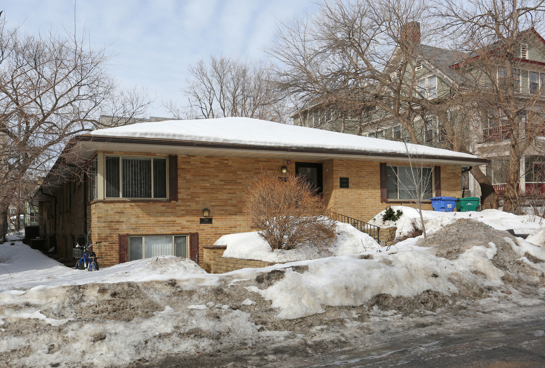 1924 Emerson Ave S in Minneapolis, MN - Building Photo