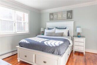 70 Carroll Ave in Newport, RI - Building Photo - Building Photo