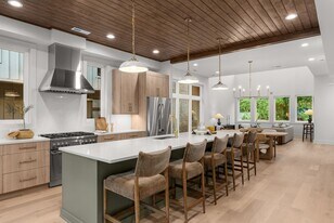 2305 Eastland Ave in Nashville, TN - Building Photo