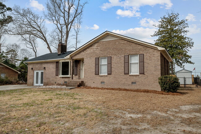 340 Circle Dr in Greenville, NC - Building Photo - Building Photo