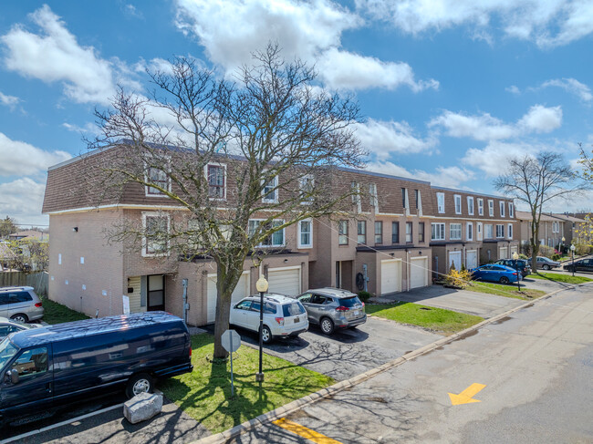 38 Craigleigh Cres in Brampton, ON - Building Photo - Building Photo