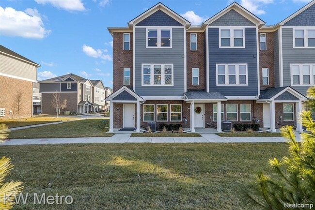 5931 Stella Dr in Troy, MI - Building Photo - Building Photo