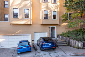 The Victoria Mews in San Francisco, CA - Building Photo - Building Photo