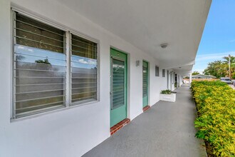 2161 NE 42nd Ct in Lighthouse Point, FL - Building Photo - Building Photo