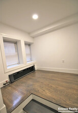 27 Phillips St, Unit 1 in Boston, MA - Building Photo - Building Photo