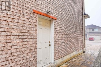 8 Wood Dale Rd in Vaughan, ON - Building Photo - Building Photo