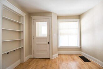 2724 N Murray Ave in Milwaukee, WI - Building Photo - Building Photo