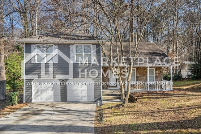525 Allana Dr in Stone Mountain, GA - Building Photo - Building Photo