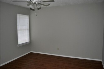 8904 Curlew Dr in Austin, TX - Building Photo - Building Photo