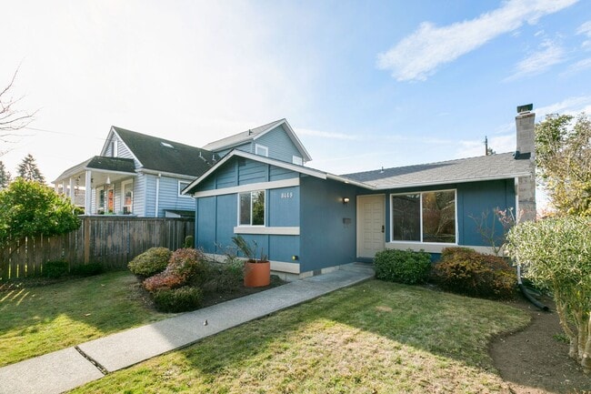 8449 17th Ave SW in Seattle, WA - Building Photo - Building Photo