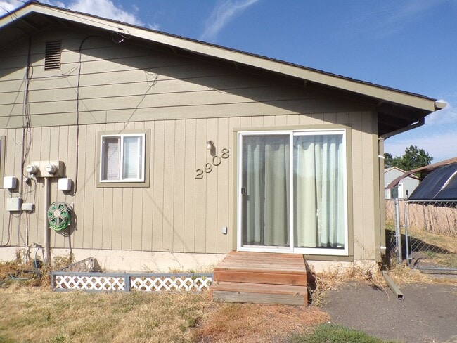 property at 2906-2908 N Depot St