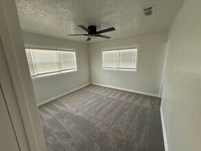 303 W 16th St in Portales, NM - Building Photo - Building Photo