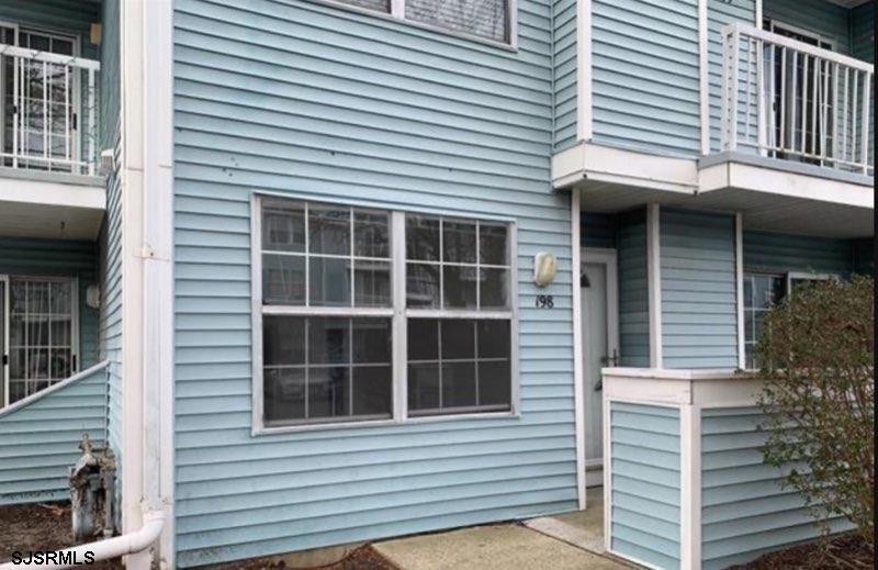 198 Heather Croft in Egg Harbor Township, NJ - Building Photo