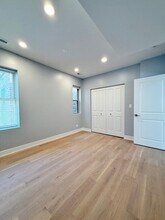 5852 N Artesian Ave, Unit 2 in Chicago, IL - Building Photo - Building Photo