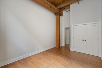 525 W Superior St, Unit 431 in Chicago, IL - Foto de edificio - Building Photo