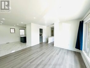 116 Eldomar Ave in Brampton, ON - Building Photo - Building Photo