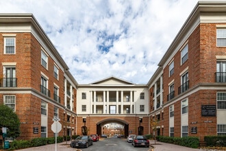 Colonnade at Kentlands in Gaithersburg, MD - Building Photo - Building Photo