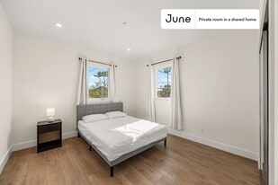Room in Shared 4 bed/4 bath home in Los Angeles, CA - Building Photo