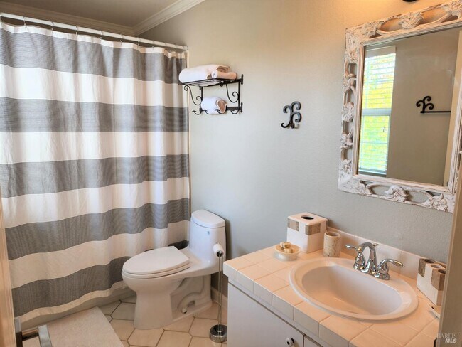 6 Narragansett Cove in San Rafael, CA - Building Photo - Building Photo