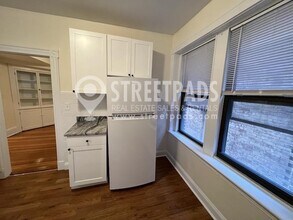 885 Massachusetts Ave in Cambridge, MA - Building Photo - Building Photo