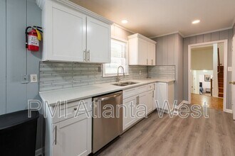 2839 Scenic Terrace in East Point, GA - Building Photo - Building Photo