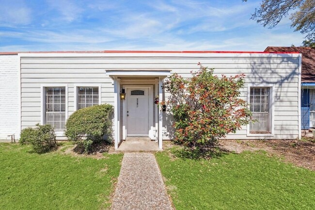 7850 Leonora St in Houston, TX - Building Photo - Building Photo