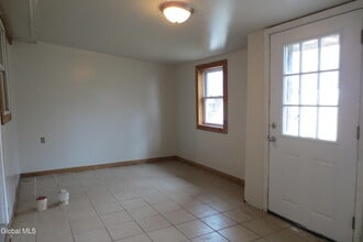 34 Lake Ave in Nassau, NY - Building Photo - Building Photo