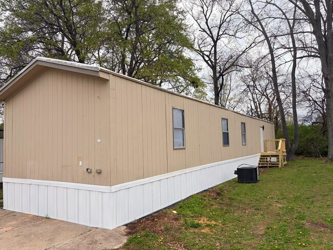 28 Deerwood Park in Centralia, IL - Building Photo - Building Photo