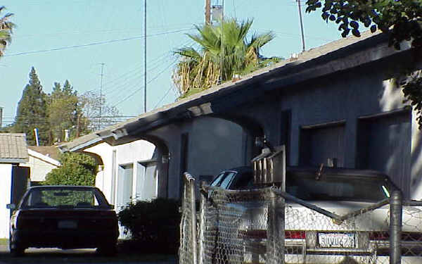 1142 N Wall Ave in San Bernardino, CA - Foto de edificio - Building Photo