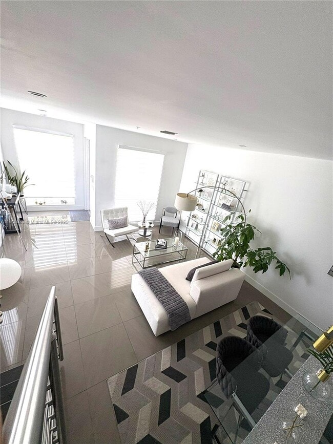 10265 NW 63rd Terrace in Doral, FL - Building Photo - Building Photo