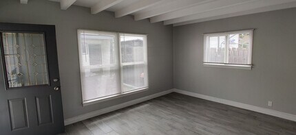 5915 Brayton Ave in Long Beach, CA - Building Photo - Building Photo