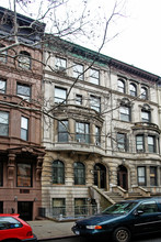 131 W 75th St in New York, NY - Building Photo - Building Photo