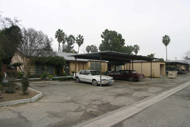 1611 W Shields Ave in Fresno, CA - Foto de edificio - Building Photo