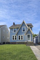 3584 Lloyd Rd in Cleveland, OH - Building Photo