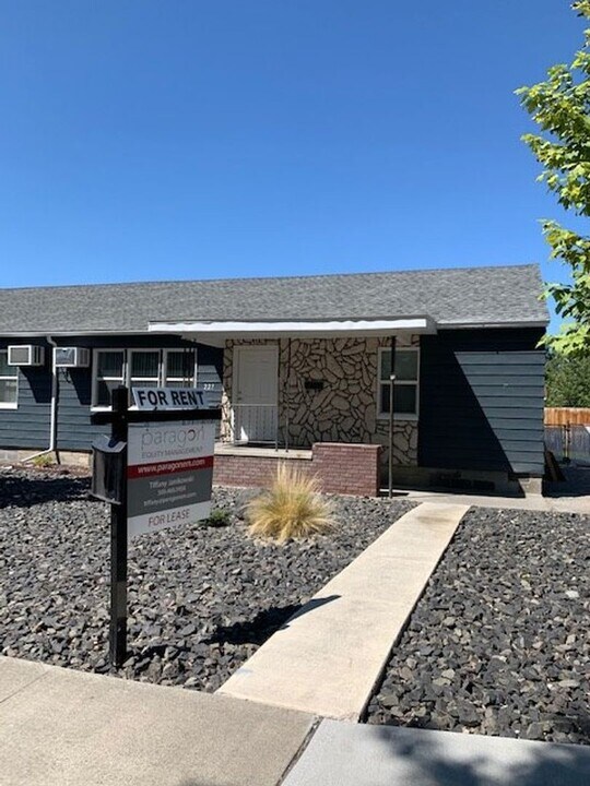 227 Delafield Ave in Richland, WA - Building Photo