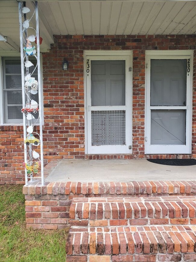 230 SW Lemoyne Ave-Unit -230 Southwest Lemoyne Avenue apt B in Madison, FL - Building Photo - Building Photo