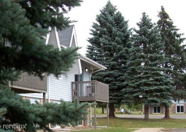 426 N Church St in Byron, MI - Foto de edificio