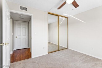 7430 Lake Breeze Dr in Ft. Myers, FL - Building Photo - Building Photo