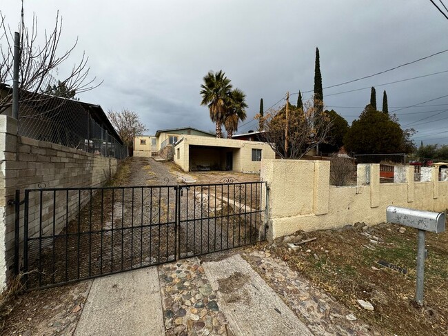 286 W Kino St in Nogales, AZ - Building Photo - Building Photo