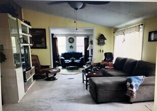 106 Admiral Ct in Hampstead, NC - Building Photo - Building Photo