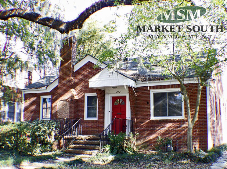 212 E 46th St in Savannah, GA - Building Photo