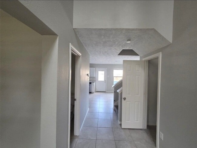 32018 Annice Ln in Pinehurst, TX - Building Photo - Building Photo