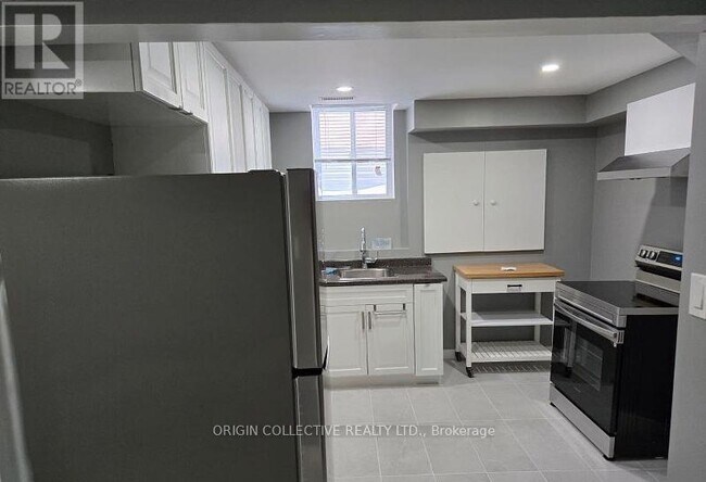 5 Hearthstone Crescent in Courtice, ON - Building Photo - Building Photo