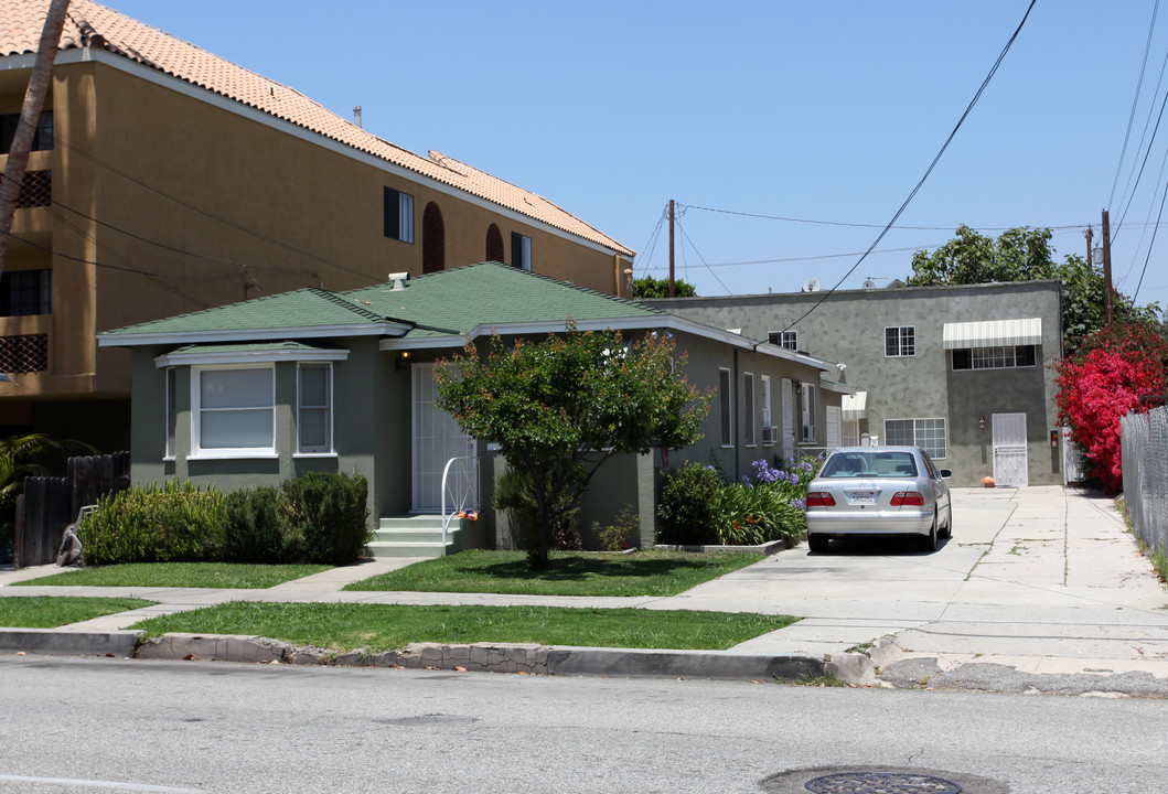 1249 E 3rd St in Long Beach, CA - Foto de edificio
