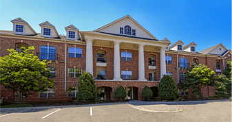 RidgeGate Apartments in Minnetonka, MN - Building Photo