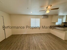 703 Decatur St in Bakersfield, CA - Building Photo